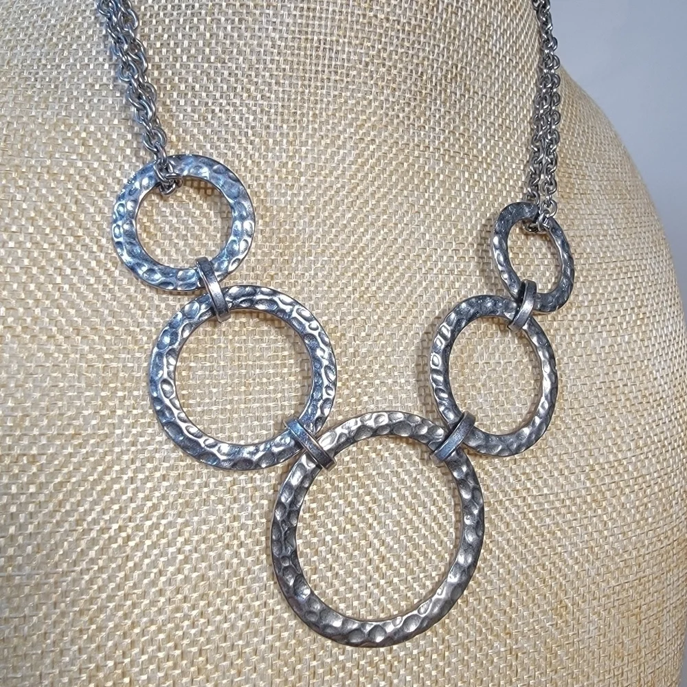 Hammered Metal Rings Silver Tone Statement Necklace Double chain